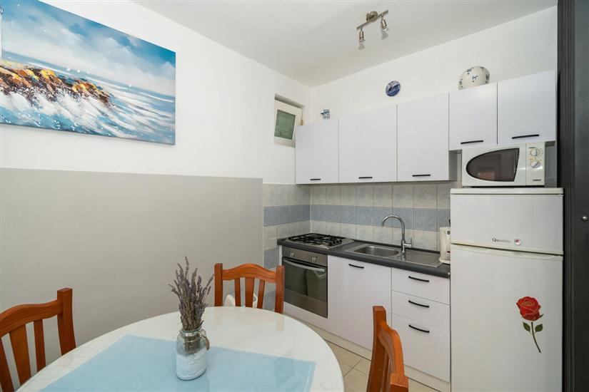 Apartment A1, for 5 persons