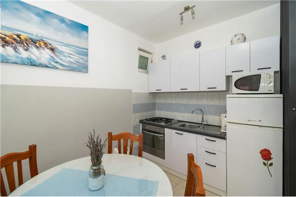 Apartment A1, for 5 persons