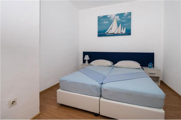Apartment A1, for 5 persons