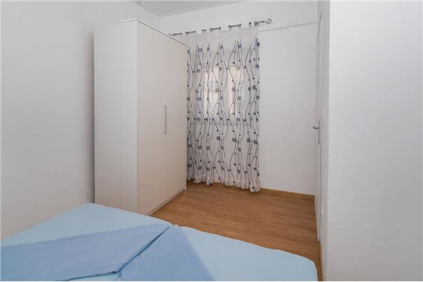 Apartment A1, for 5 persons
