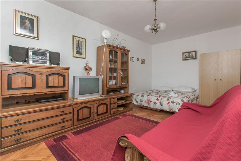 Apartment A1, for 5 persons