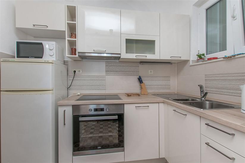 Apartment A1, for 5 persons