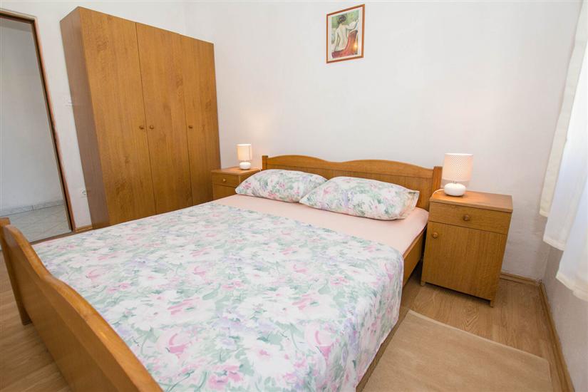 Apartment A1, for 5 persons