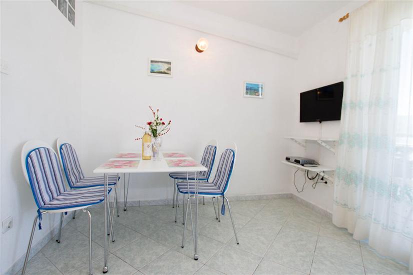 Apartment A1, for 5 persons