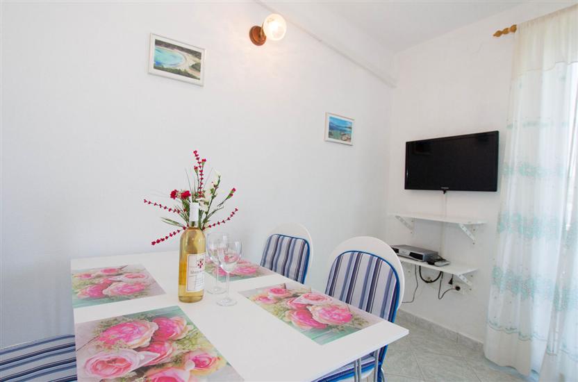 Apartment A1, for 5 persons