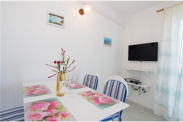 Apartment A1, for 5 persons
