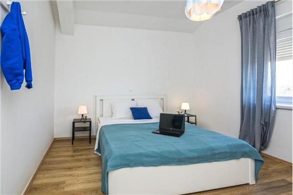 House K1, for 13 persons