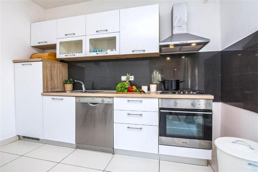 House K1, for 13 persons