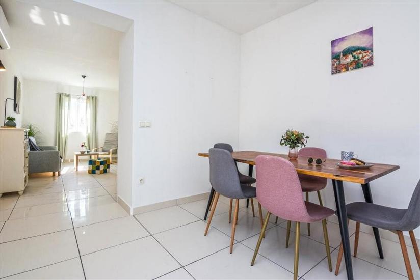 House K1, for 13 persons