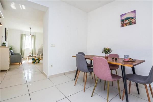 House K1, for 13 persons