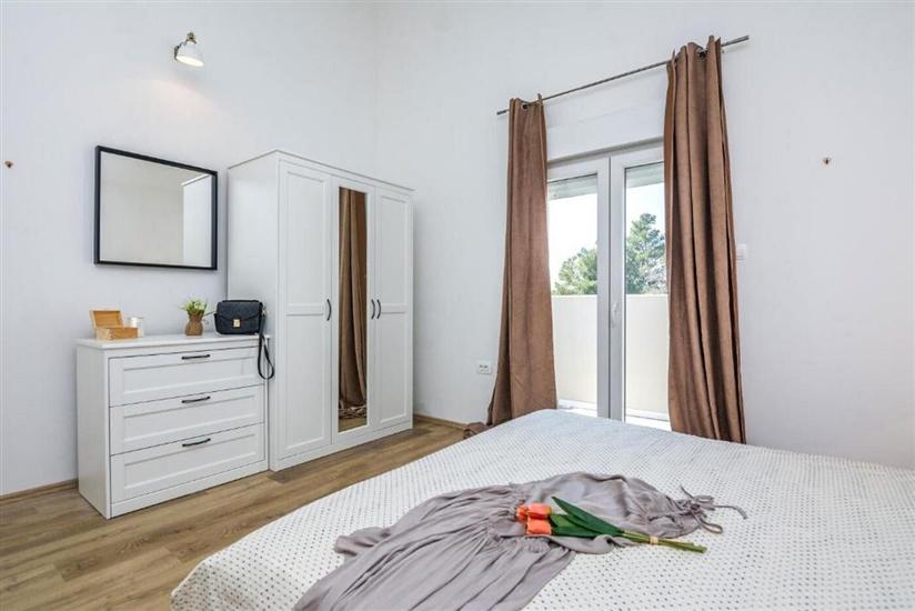 House K1, for 13 persons