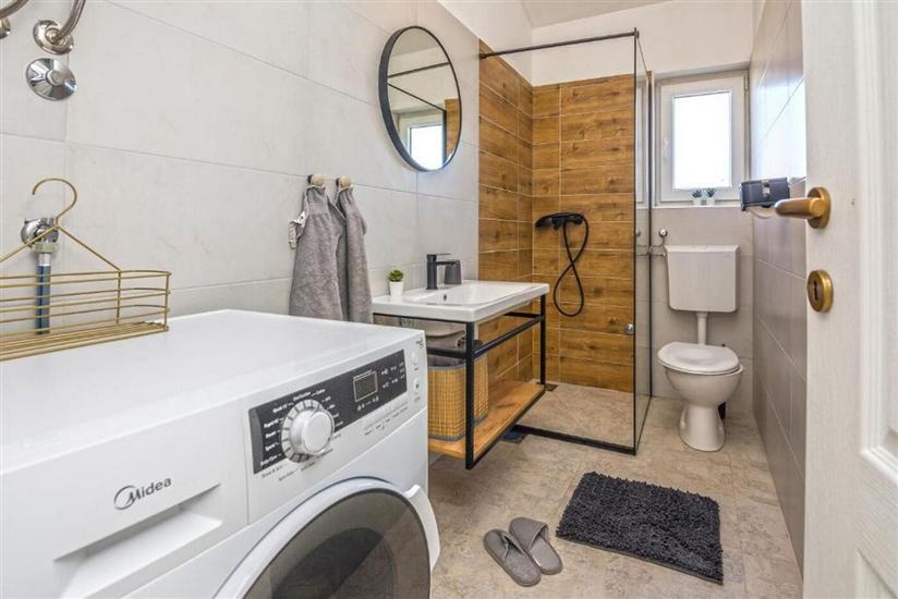 House K1, for 13 persons