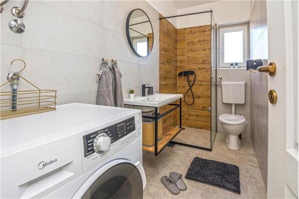 House K1, for 13 persons