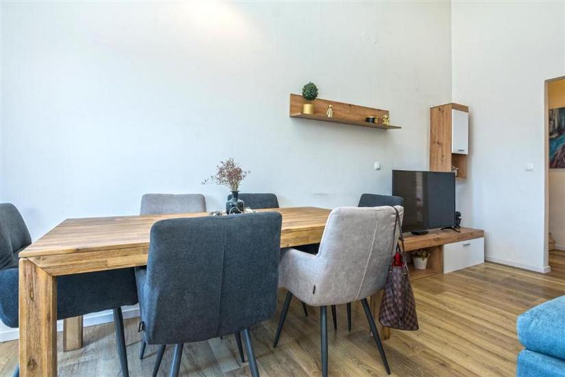 House K1, for 13 persons