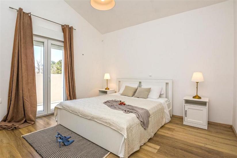 House K1, for 13 persons