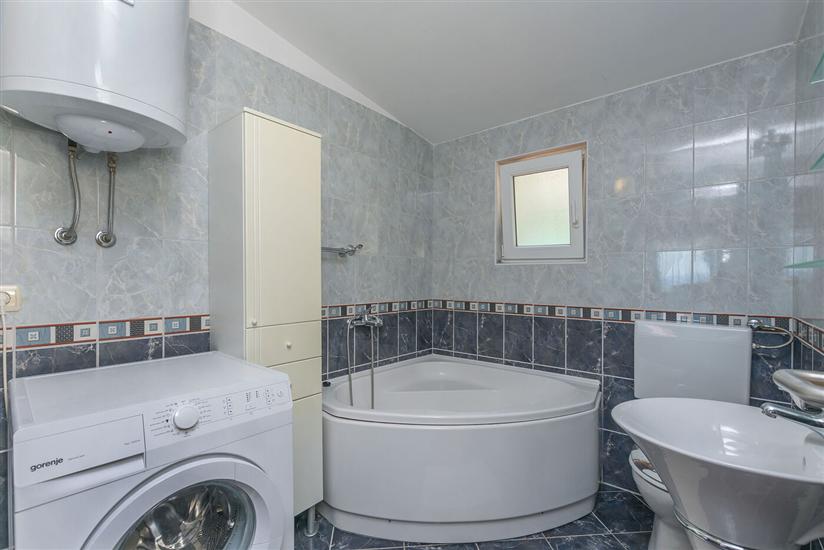 Apartment A1, for 9 persons