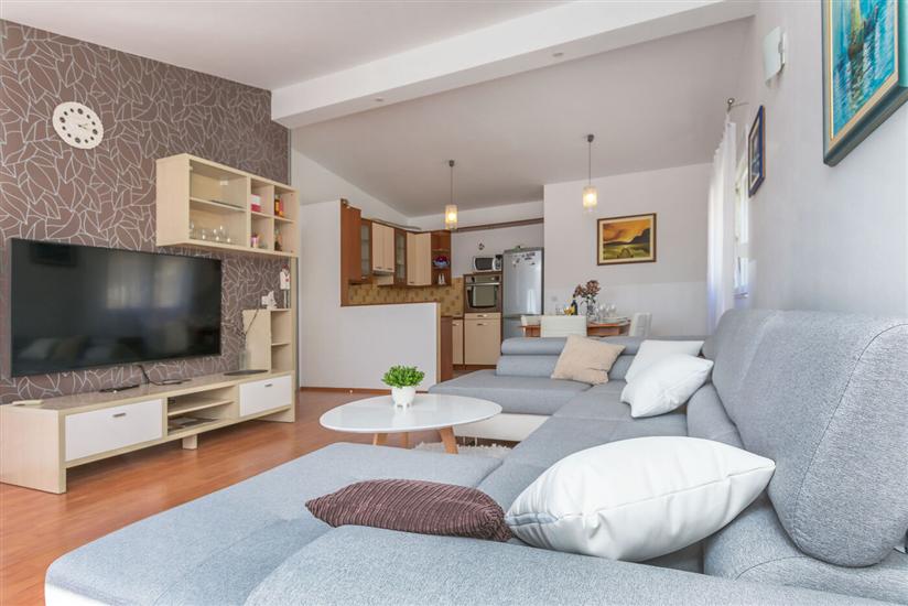 Apartment A1, for 9 persons