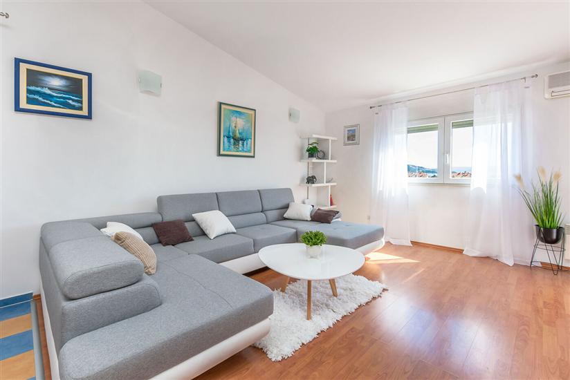 Apartment A1, for 9 persons