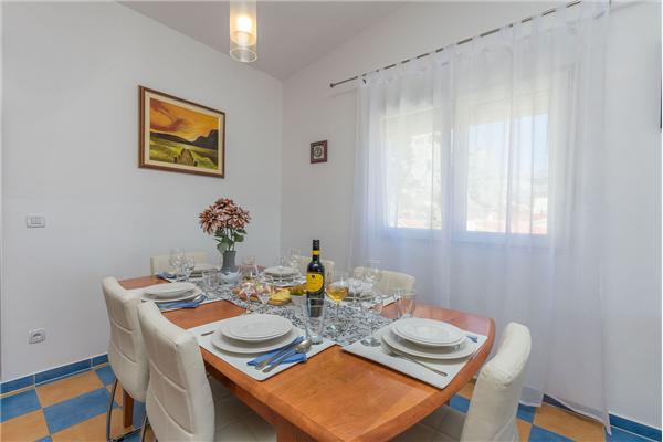 Apartment A1, for 9 persons