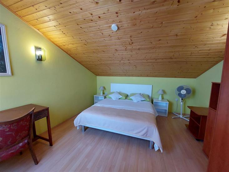 Apartment A1, for 5 persons