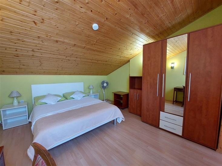 Apartment A1, for 5 persons