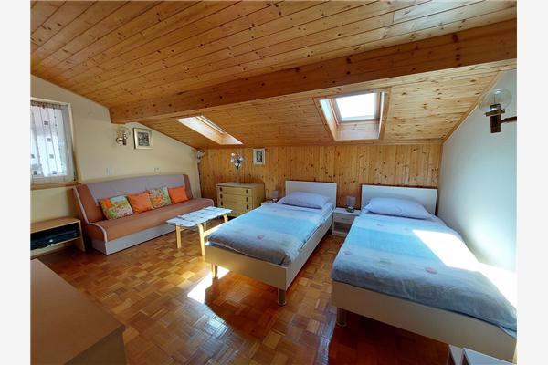 Apartment A1, for 5 persons