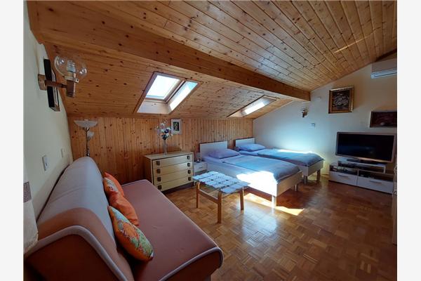 Apartment A1, for 5 persons