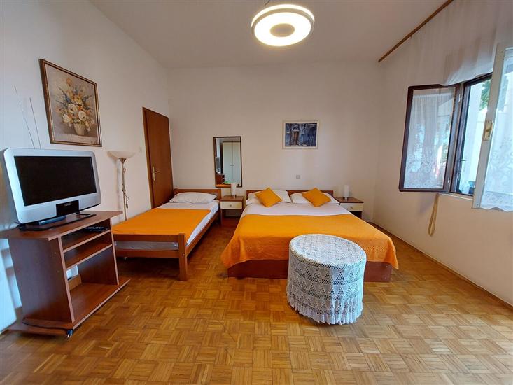 Apartment A2, for 4 persons