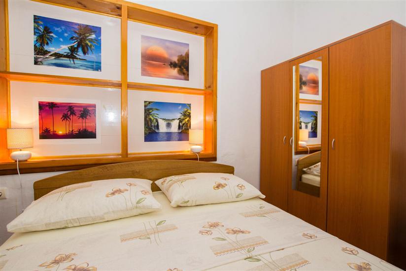 Apartment A2, for 5 persons