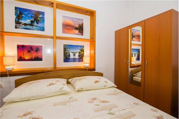 Apartment A2, for 5 persons