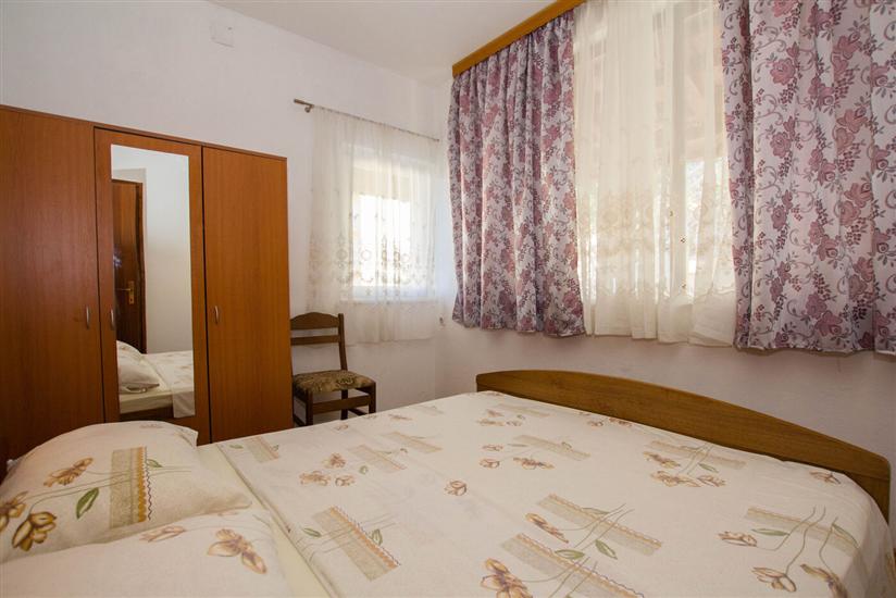 Apartment A2, for 5 persons