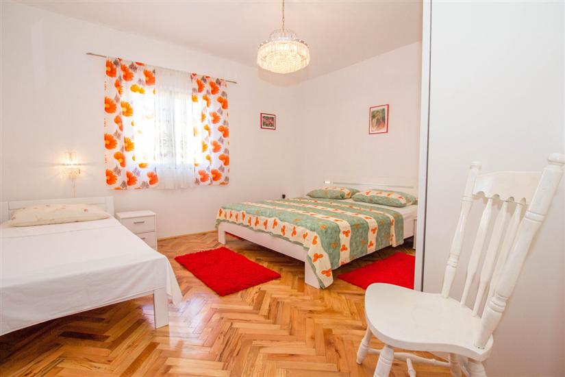Apartment A2, for 5 persons