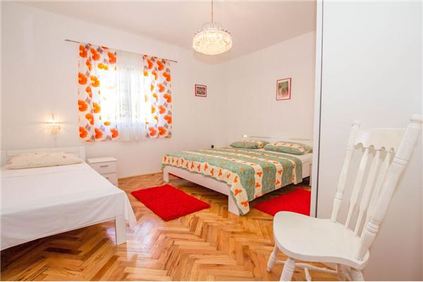 Apartment A2, for 5 persons