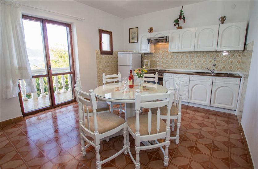 Apartment A2, for 5 persons