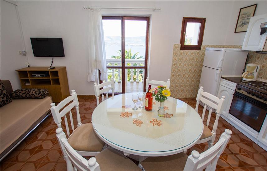 Apartment A2, for 5 persons