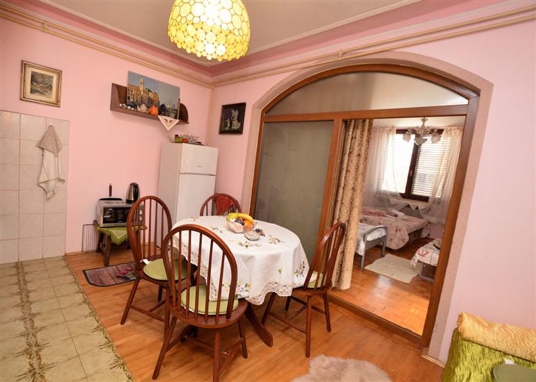 Apartment A3, for 6 persons