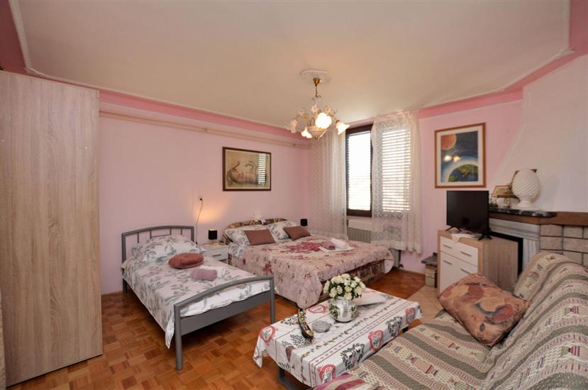 Apartment A3, for 6 persons