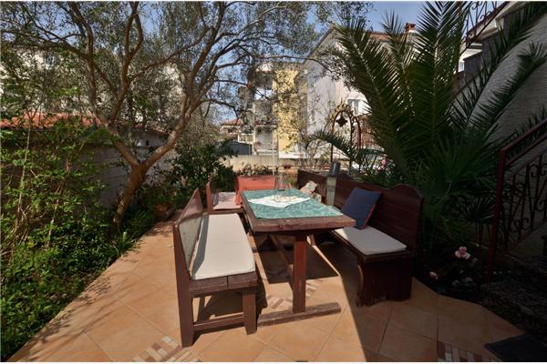 Apartment A2, for 5 persons