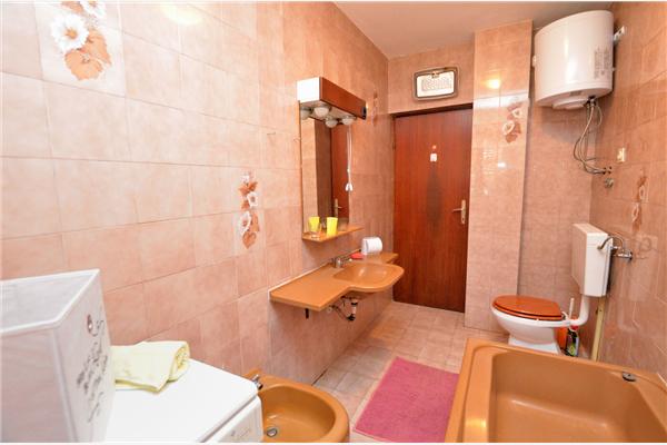 Apartment A2, for 5 persons