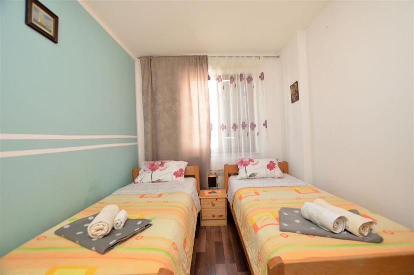Apartment A2, for 5 persons