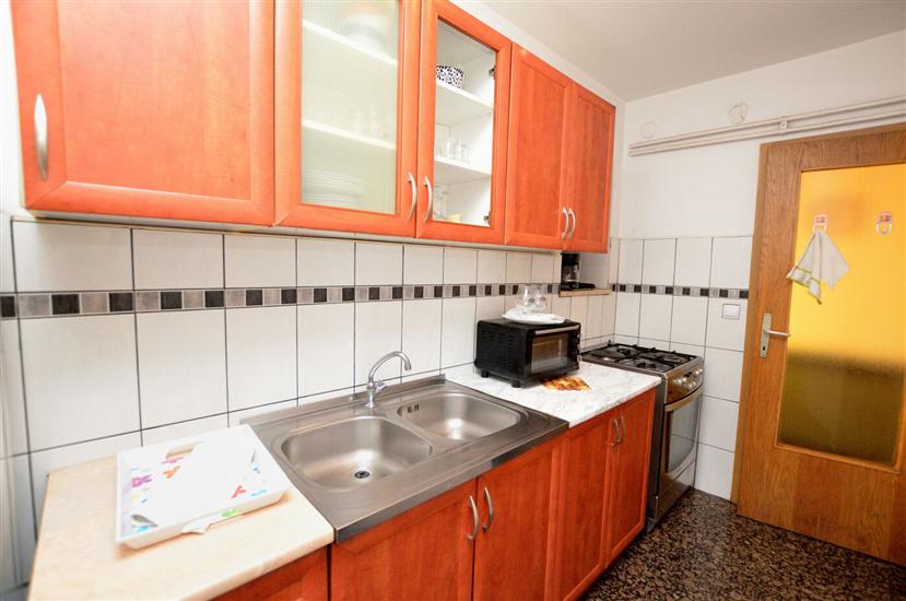 Apartment A1, for 5 persons