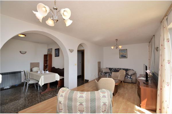 Apartment A1, for 5 persons