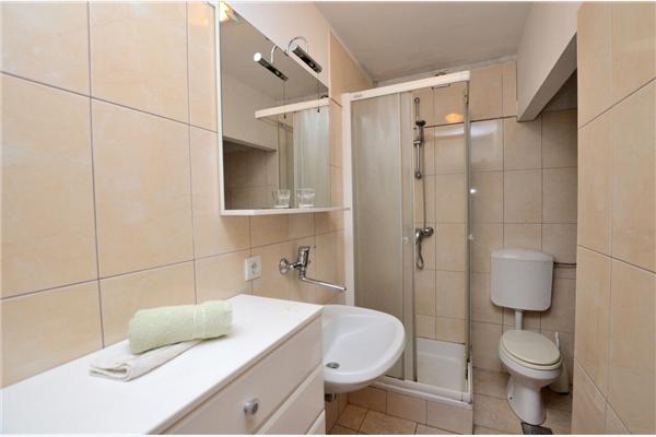 Apartment A1, for 5 persons