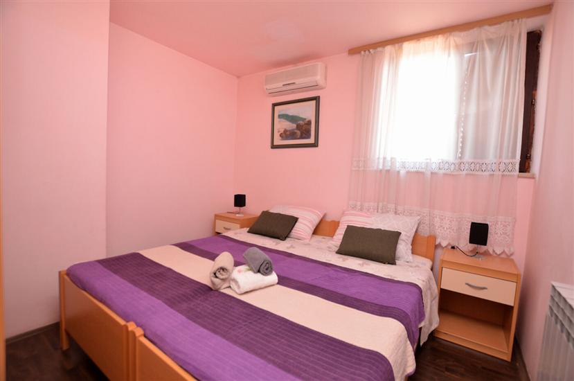 Apartment A1, for 5 persons