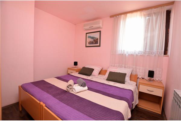 Apartment A1, for 5 persons