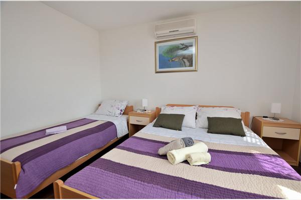 Apartment A1, for 5 persons