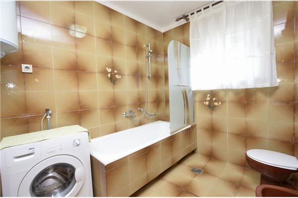 Apartment A3, for 5 persons