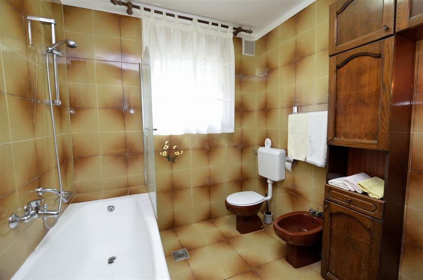 Apartment A3, for 5 persons