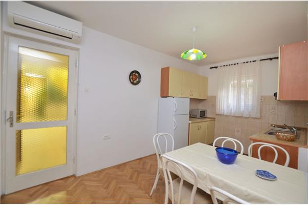 Apartment A3, for 5 persons