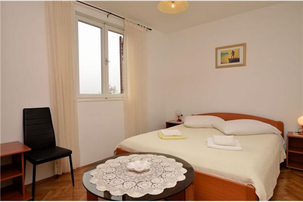 Apartment A1, for 5 persons